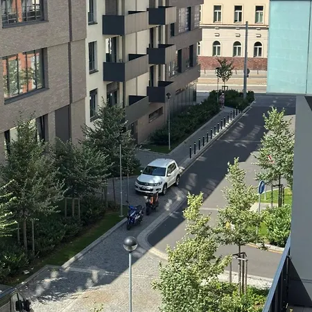 Spacious Urban With Terrace